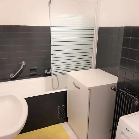 Lumineux En Centre-ville Avec Balcon, Parking Prive Et Wifi A - Fr-1-239-598 Apartment